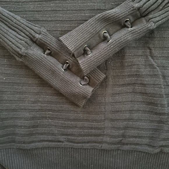 🍍New York & Company Navy sweater 🍍Sz Large🍍Pit to Pit 21”🍍length 23”🍍 - Picture 3 of 4